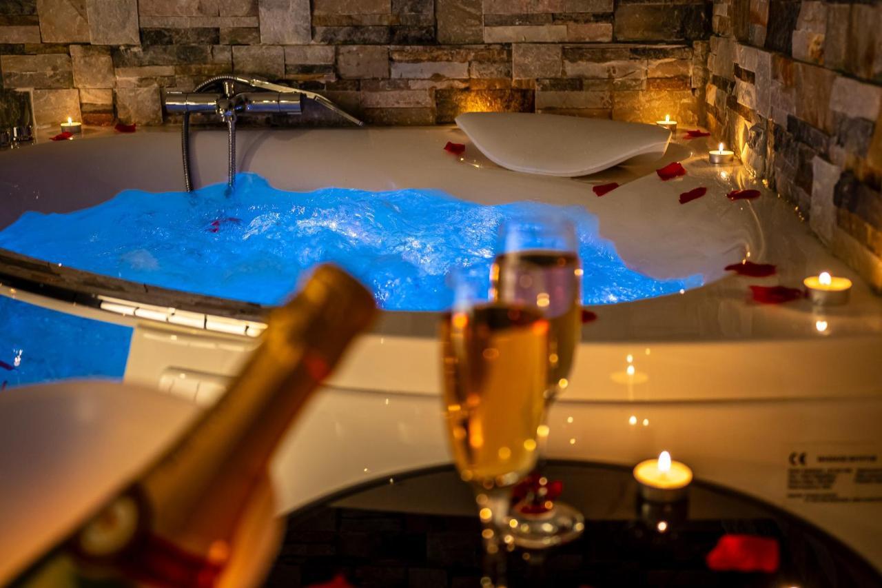Cocon Relax - Jacuzzi - Cinema Apartment Montbeliard Ngoại thất bức ảnh